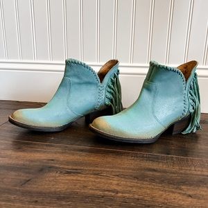 NWT - Women’s Western Booties - Size 7